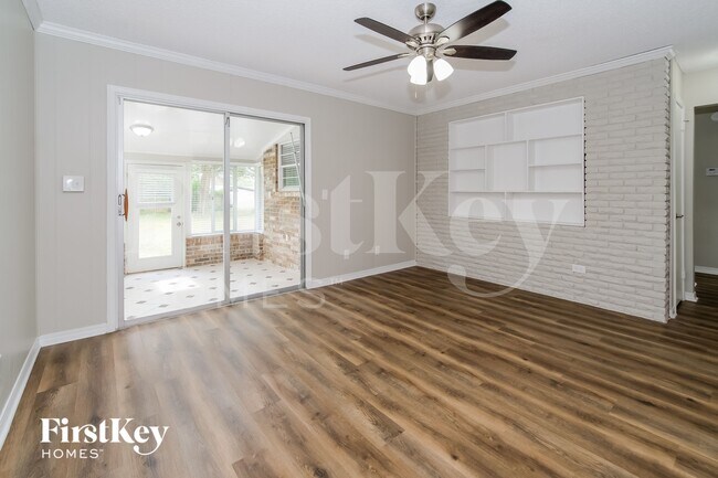 Building Photo - 156 Foxridge Rd