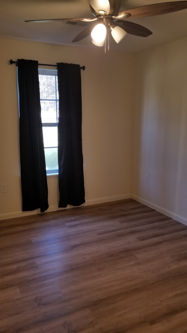 Building Photo - 165 Knowledge Ave