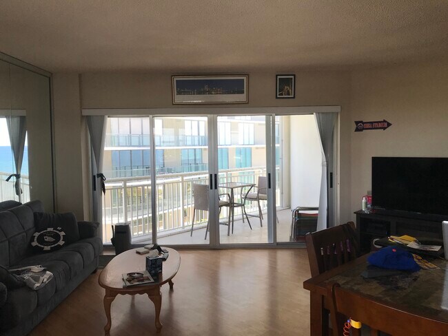 Foto del edificio - 710 N Ocean Blvd