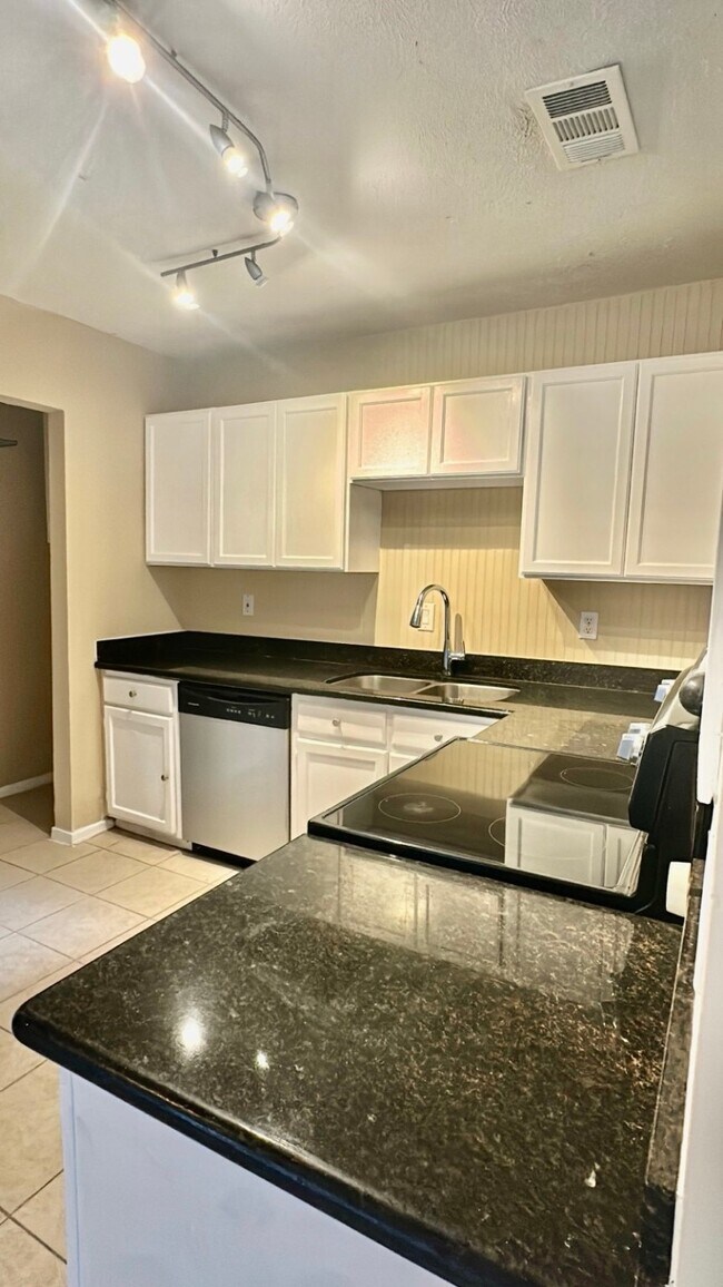 Foto del edificio - 21918 Pearl Lake Dr