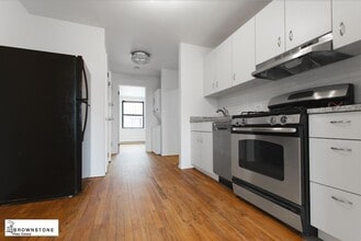 Building Photo - 271 Columbia St