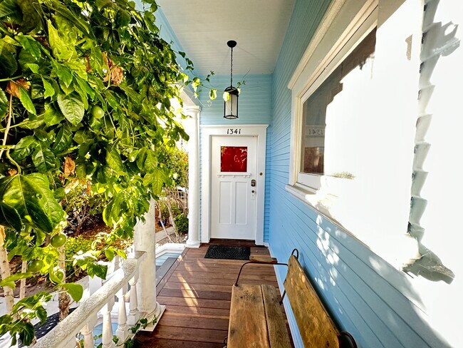 Foto del edificio - 1339 W 24th St