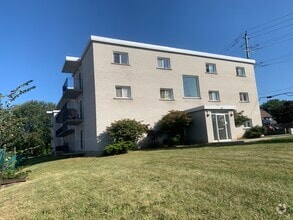Building Photo - 67 Notch Hill Rd