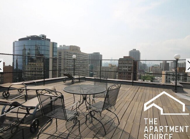 Foto del edificio - 445 W Wellington Ave