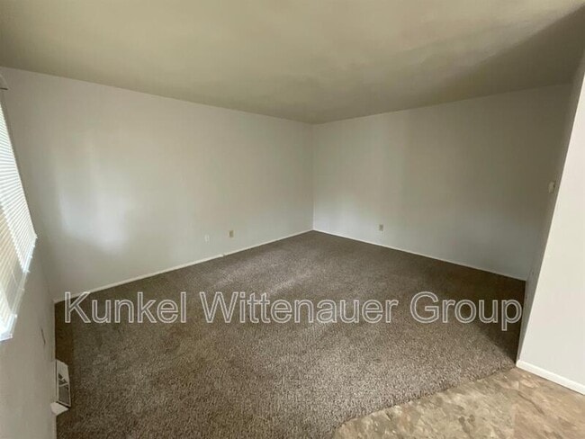 Building Photo - 900 8th St