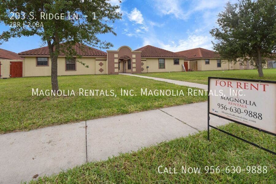 Primary Photo - 203 S Ridge Ln