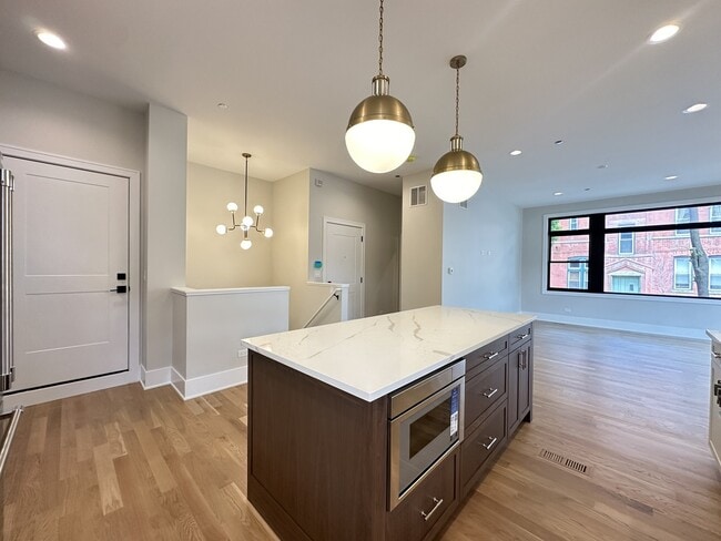 Building Photo - 1757 W Le Moyne St