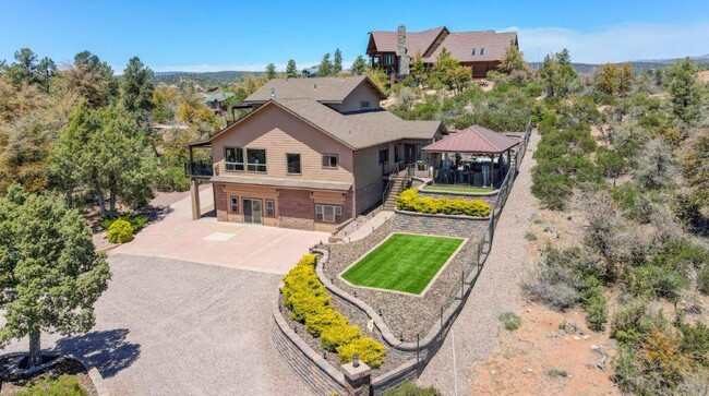 Building Photo - Incredible Executive Home for Lease in The...