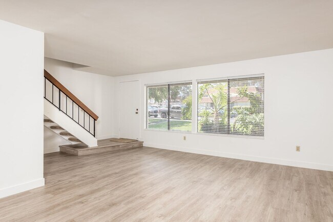 Building Photo - Great Condo located in the Tanglewood Comm...