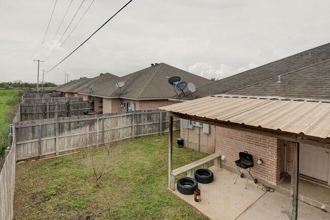 Foto del edificio - Beautiful 3 Bed, 3 Bath Duplex in South Co...