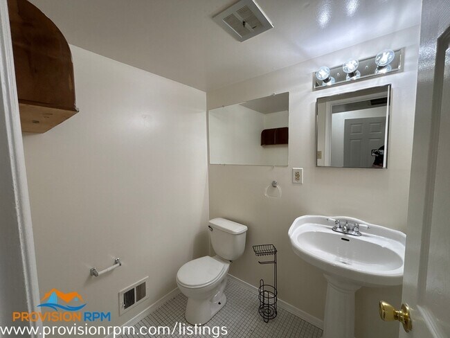 Foto del edificio - 5138 Clacton Ave