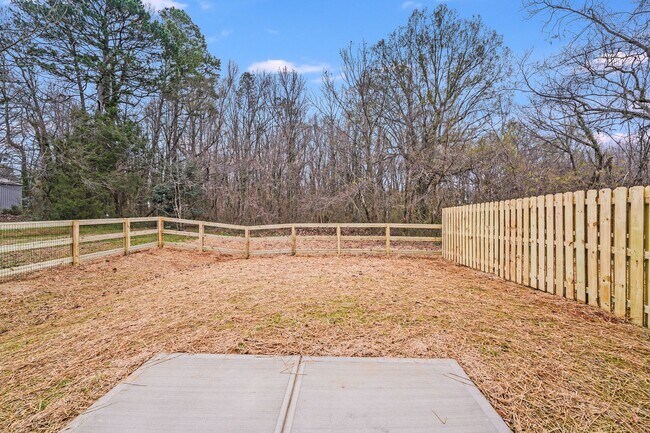 Building Photo - 645 Brookwood St