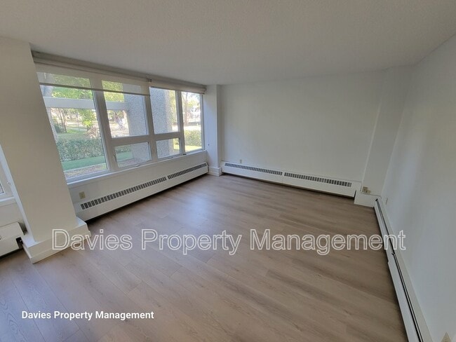 Building Photo - 11007-11083 83 Ave NW