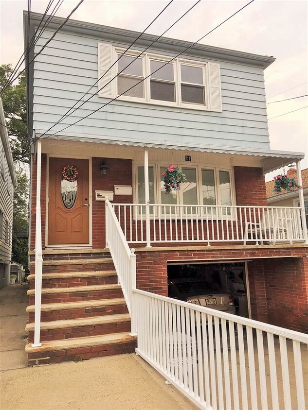 21 W 6th St, Bayonne, NJ 07002 House Rental in Bayonne, NJ