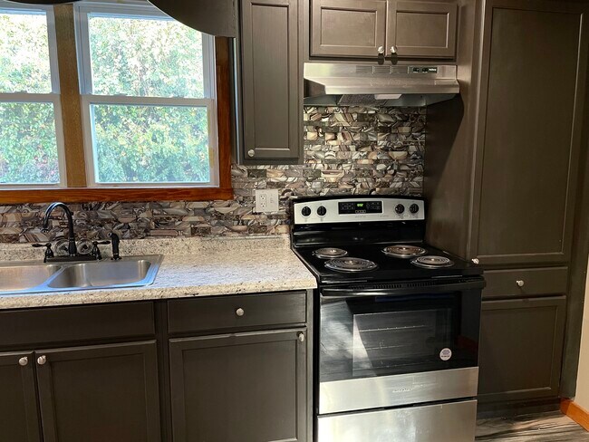 Foto del edificio - 910 N Warren St