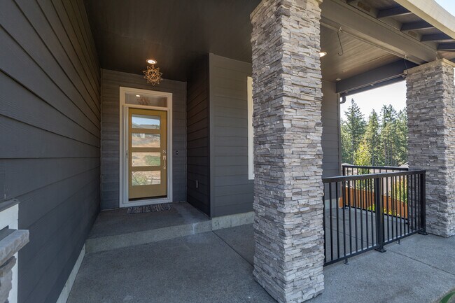 Porche CVD - 3352 NE Spruce Dr