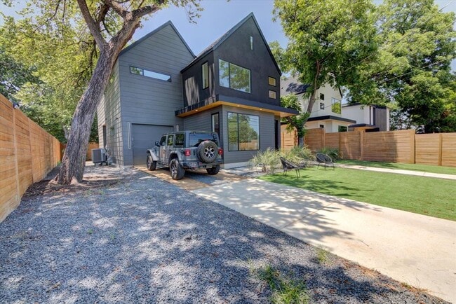Building Photo - 738 Pedernales St