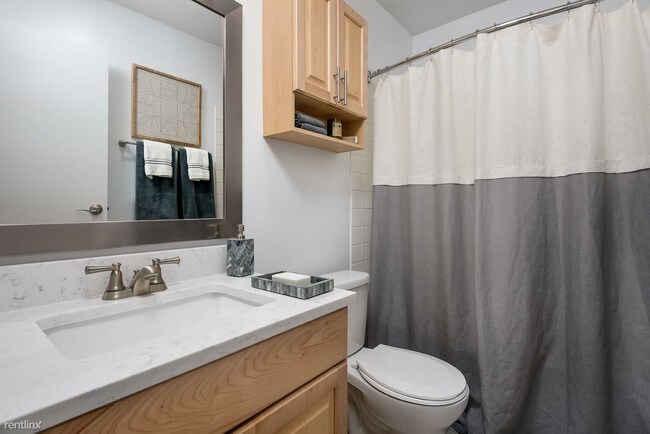 Foto del edificio - 1 br, 1 bath  - 797 S State #2810