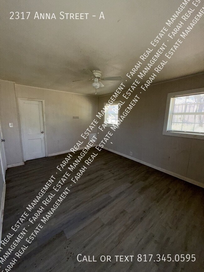 Building Photo - 2317 Anna St