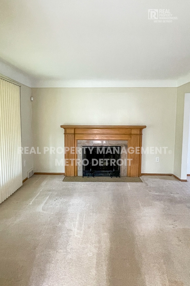 Building Photo - 13992 Penrod St