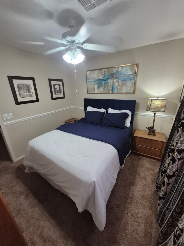 Foto del edificio - 25764 W Elizabeth Ave