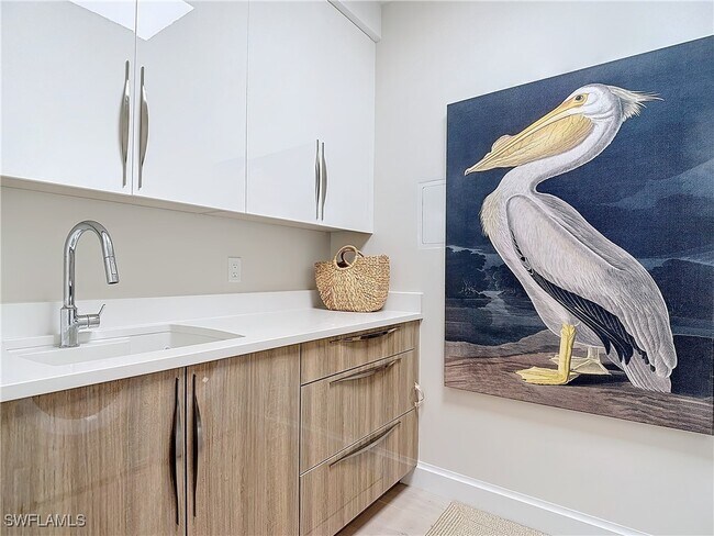 Foto del edificio - 1125 Central Ave