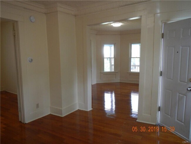 Building Photo - 558 Columbus Ave