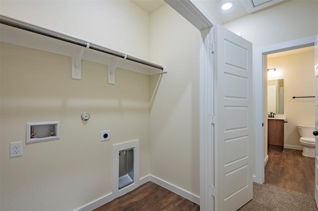 Building Photo - 645 Wheatfield Dr
