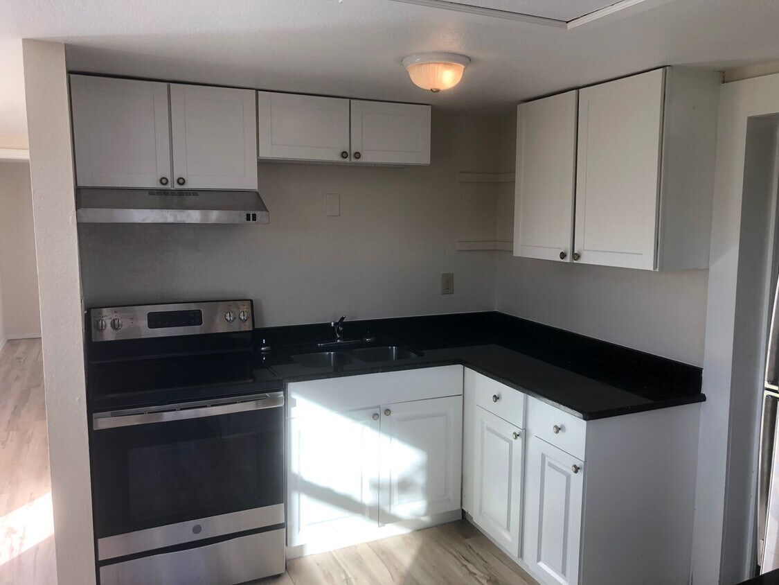 Foto principal - Cozy 2BR/1BA Dade City Home w/Private Porc...