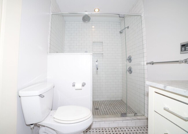 Foto del edificio - 2BD/2BA HOUSE with OFFICE on JAMES ISLAND ...