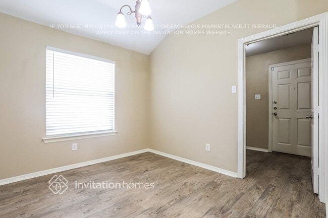 Building Photo - 4808 Bluebird Ln