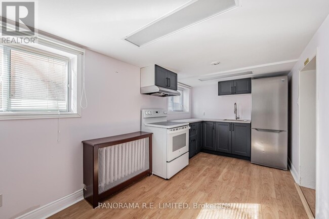 Photo du bâtiment - 8-8 Thirty Third St