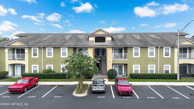 Foto del edificio - 6925 Ortega Woods Dr