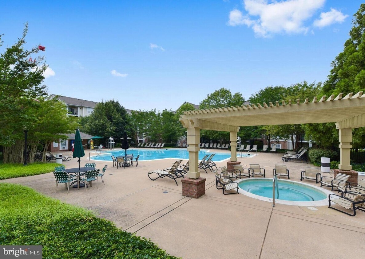 Private community pool - 19606 Galway Bay Circle
