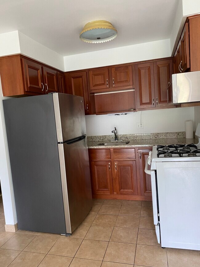 Kitchen - 910 S McKinley Ave