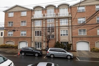 Building Photo - 316 51st St