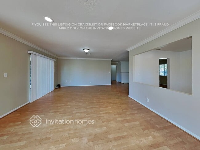 Foto del edificio - 7943 Lasaine Ave