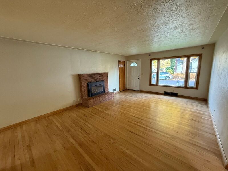 Foto principal - 595 18th St NE