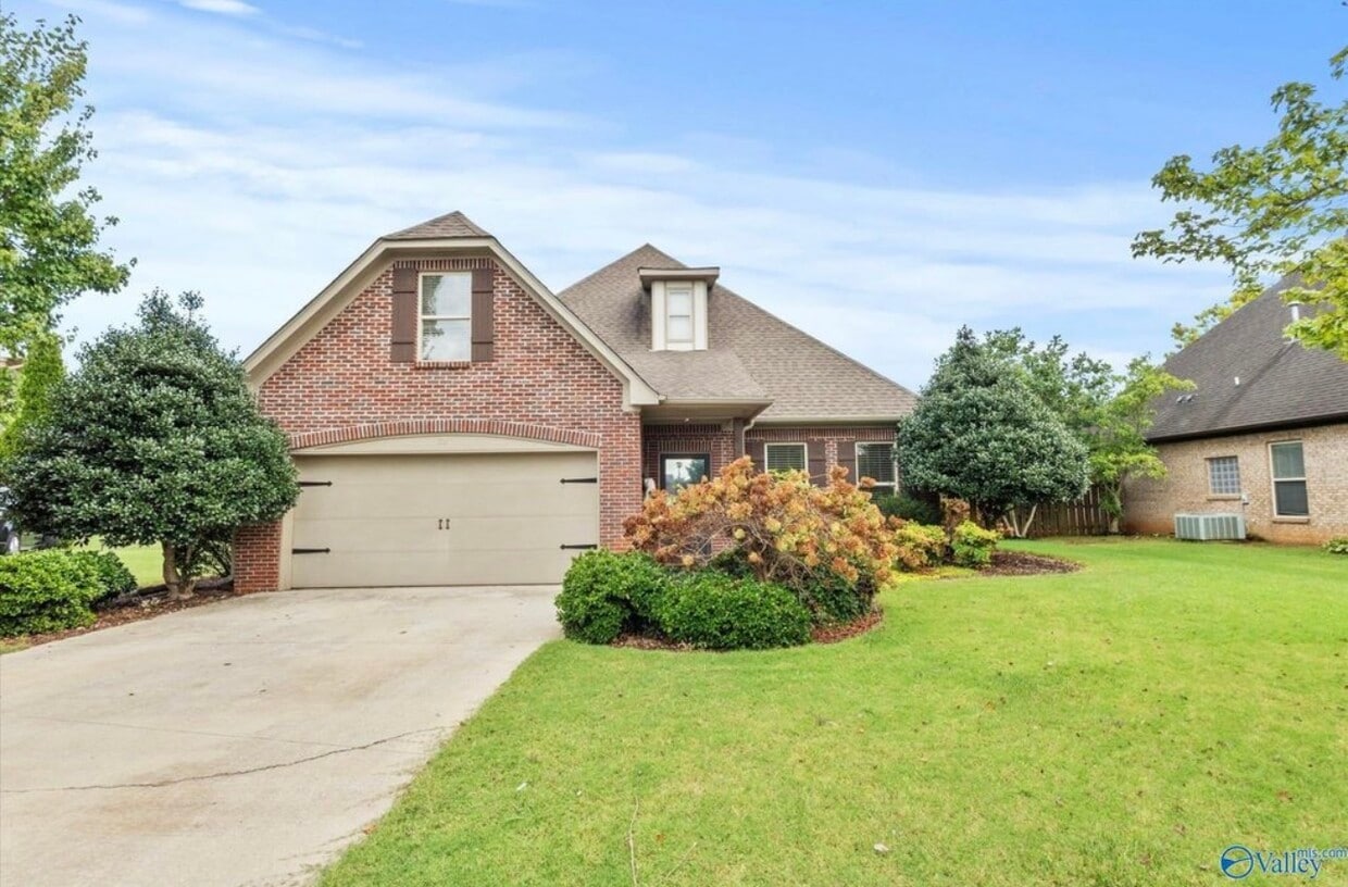 Foto principal - 22 Maple Grove Blvd SW