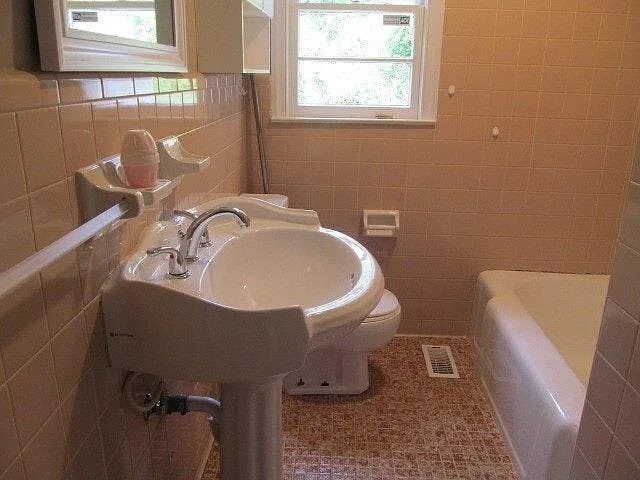 Building Photo - 548 Rogers Dr