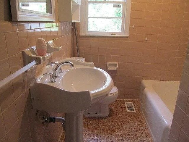 Foto del edificio - 548 Rogers Dr