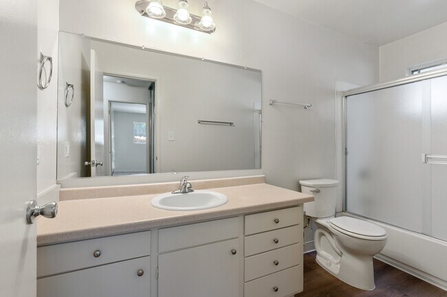 Foto del edificio - Walnut Creek Apartments