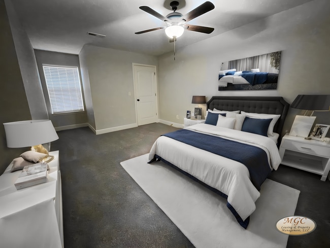 Building Photo - EAGLE CREEK LUXURY TOWNHOME READY FOR YOUR...