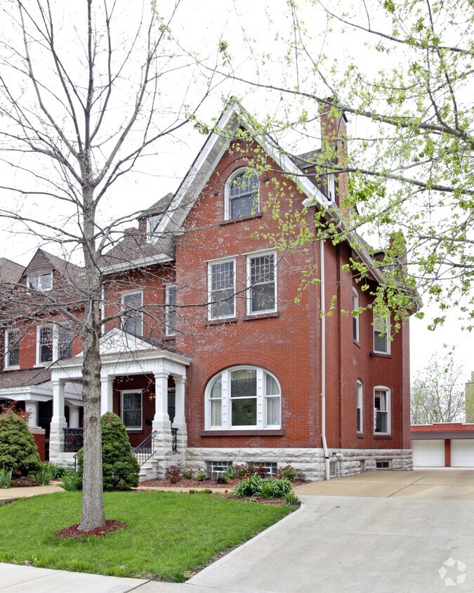 Building Photo - Bellarmine House of Studies