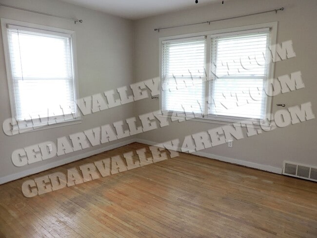 Building Photo - 2 bedroom, 1 bath house