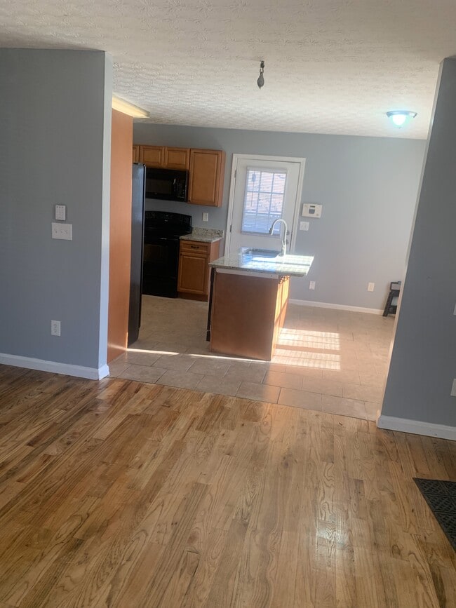 Photo - 194 Lake Dr House