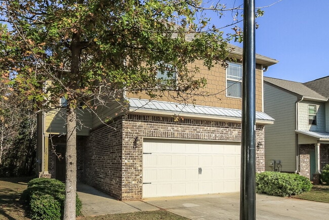 Building Photo - 340 Concord Terrace