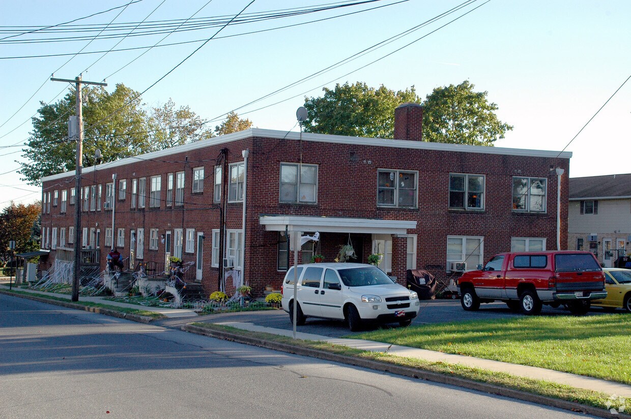 Foto del edificio - 300 N Hanover St