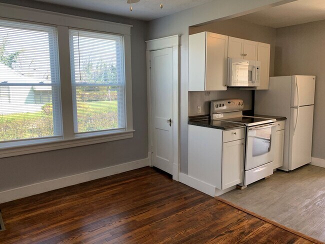 Foto del edificio - 645 Leesville Road