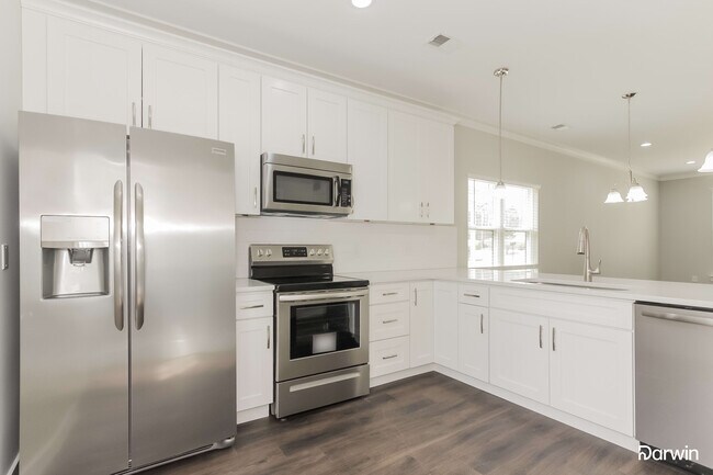 Building Photo - 5417 Skycrest Drive, Charlotte, NC 28269